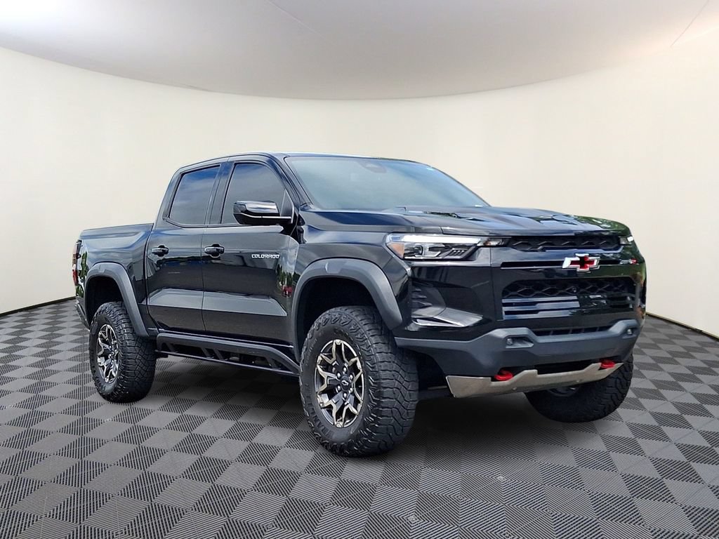 Used 2023 Chevrolet Colorado ZR2 w/ ZR2 Convenience Package III AWD/4WD image 1