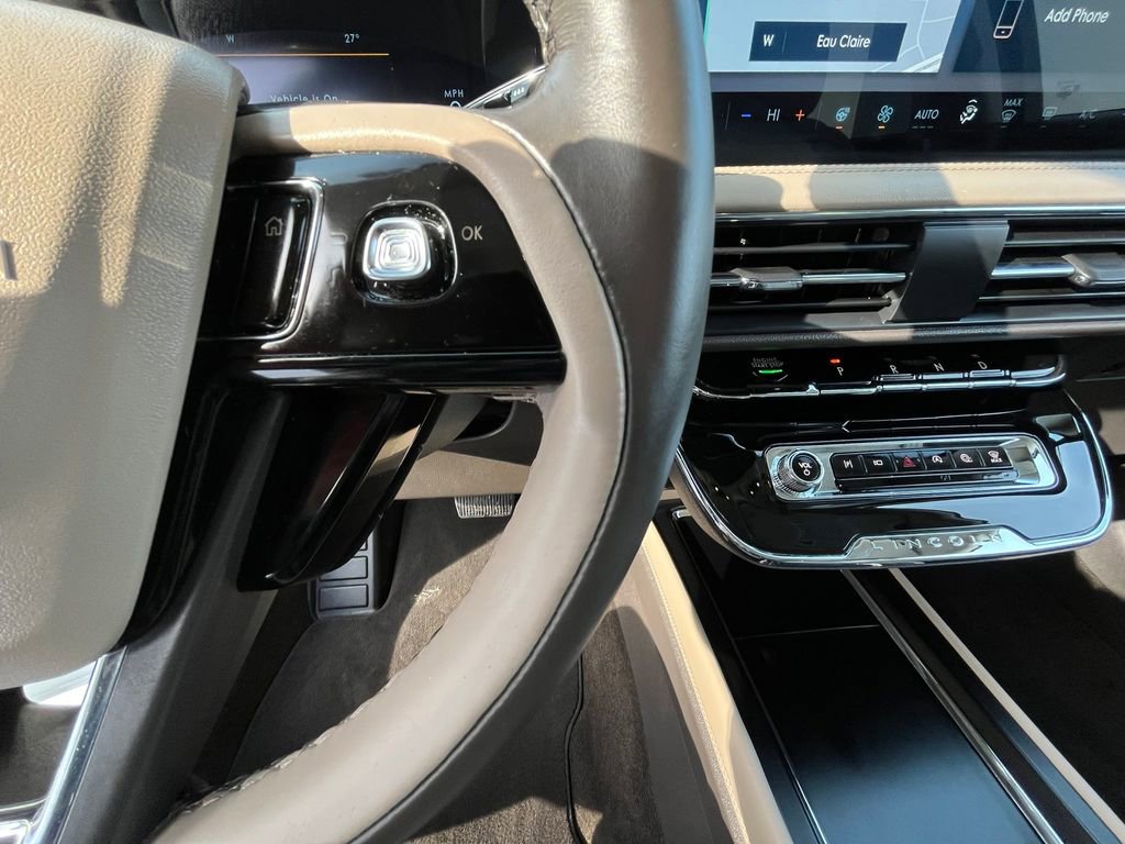 Certified 2023 Lincoln Corsair Reserve w/ Equipment Group 201A image 13