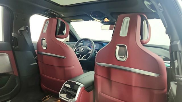 Used 2025 BMW 740i image 26