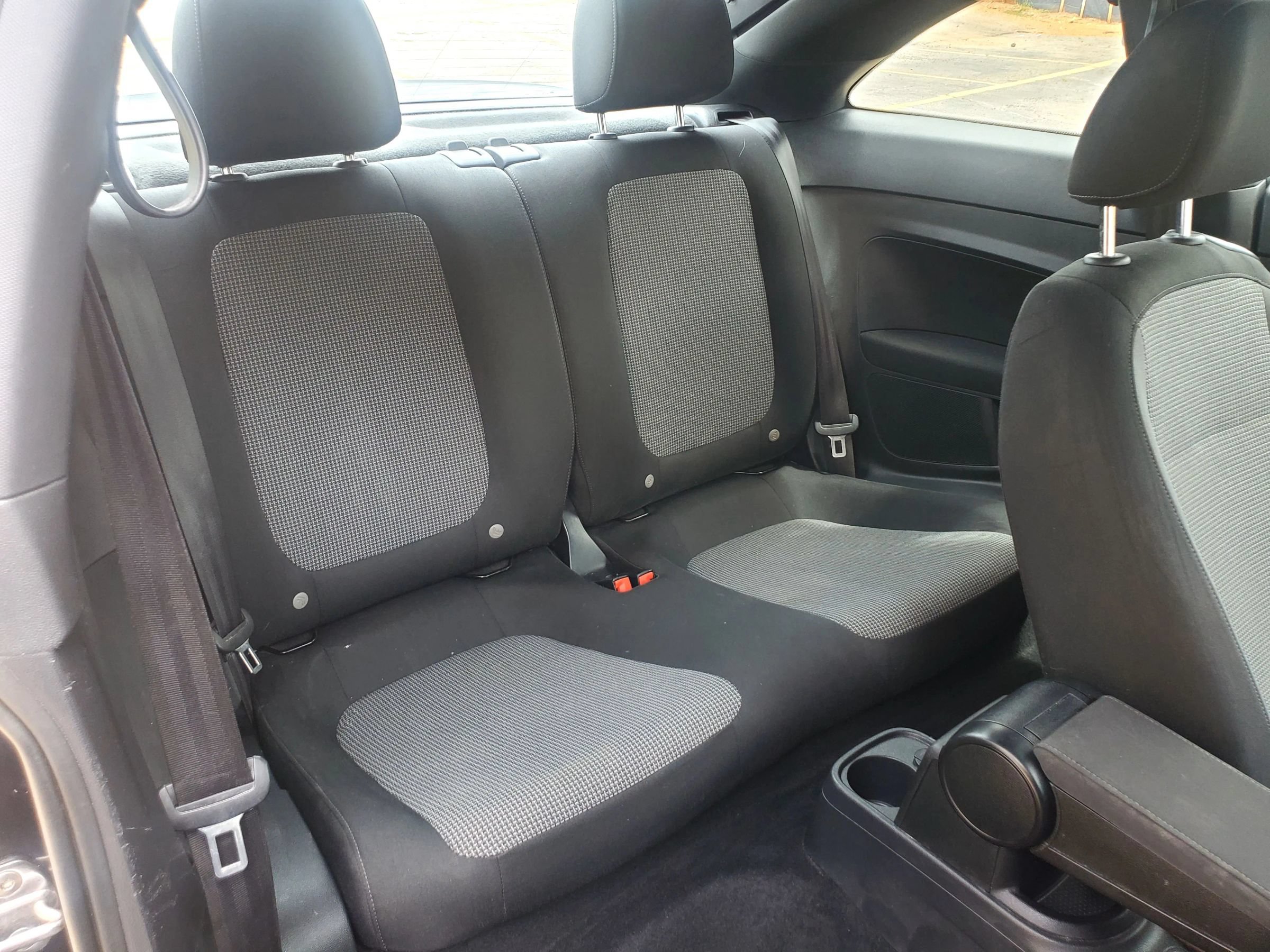 Used 2019 Volkswagen Beetle 2.0T S FWD image 24