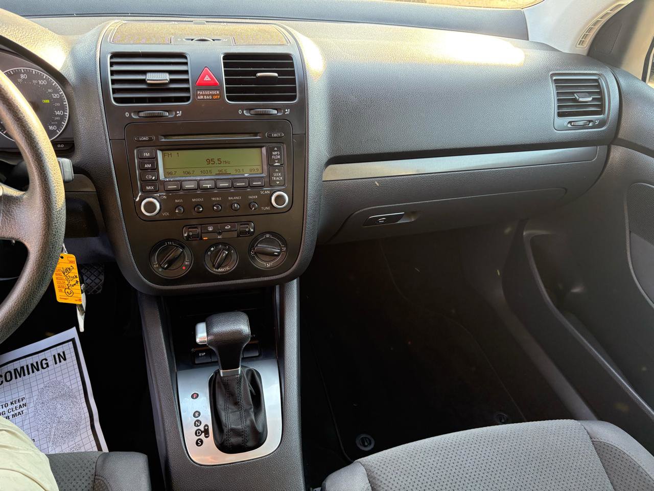 Used 2006 Volkswagen Rabbit 4-Door image 32