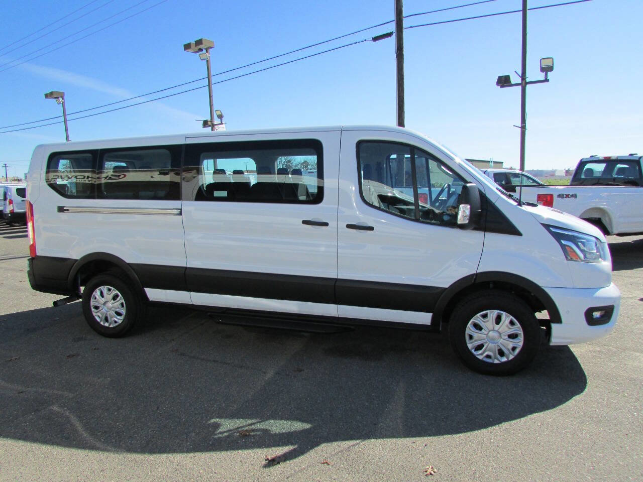 Used 2023 Ford Transit 350 XLT image 5