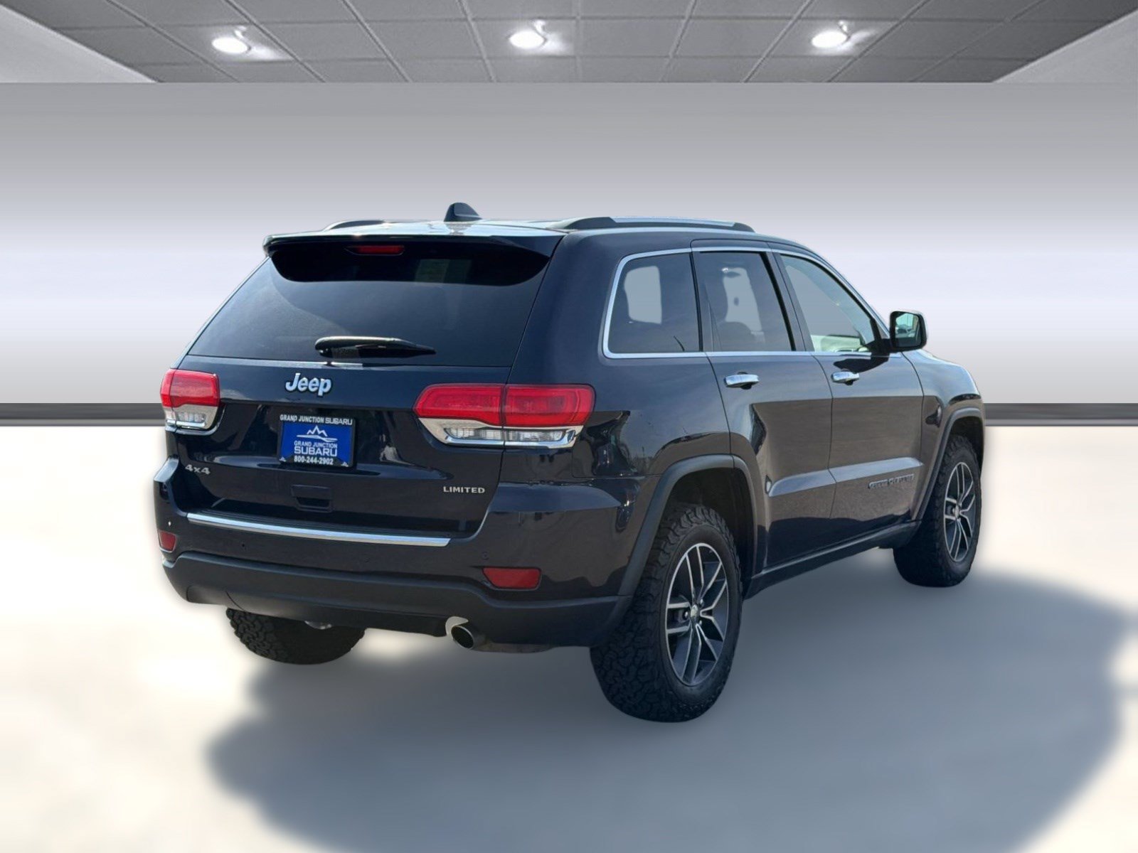 Used 2018 Jeep Grand Cherokee Limited AWD/4WD image 9