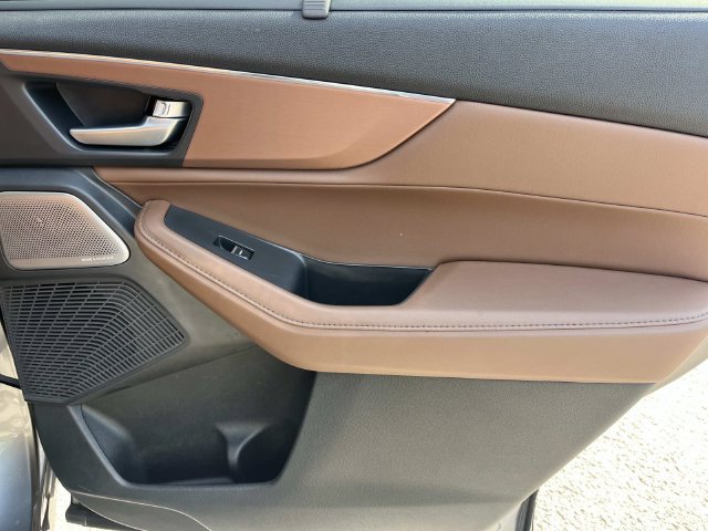 Used 2025 Acura MDX w/ Technology Package FWD image 26