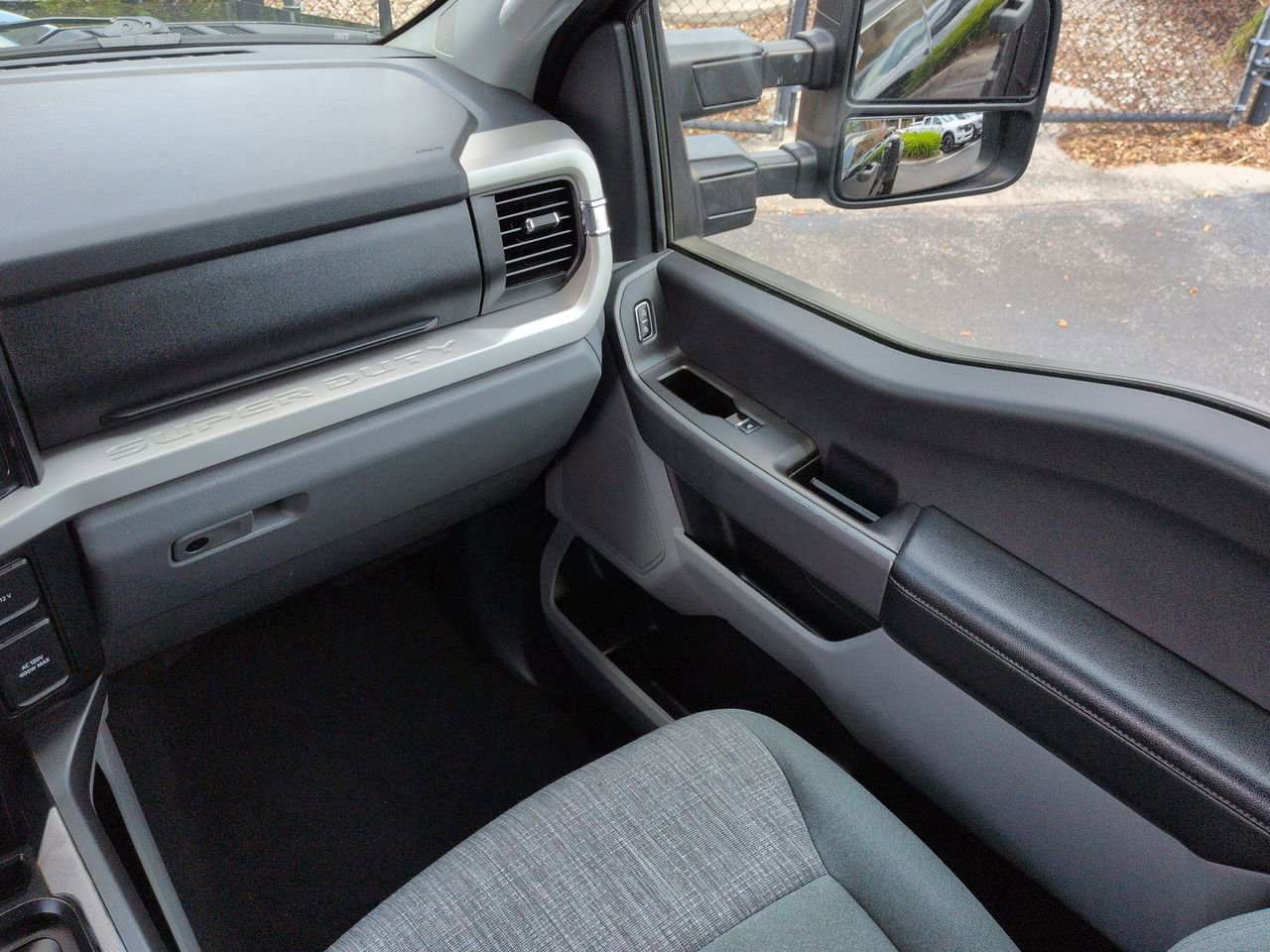 Used 2023 Ford F350 XLT AWD/4WD image 17