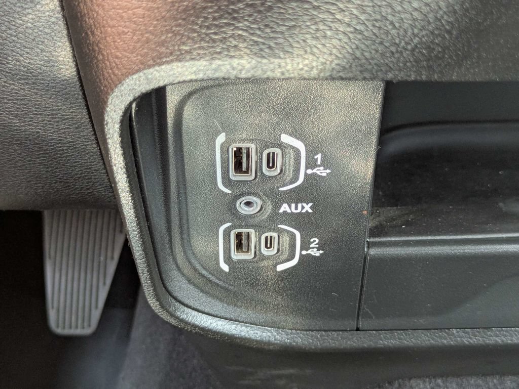 Used 2024 RAM 2500 Laramie w/ Safety Group AWD/4WD image 23