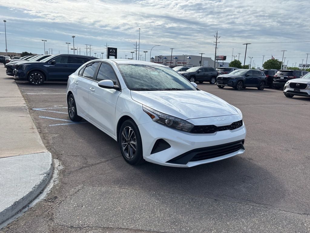 Used 2024 Kia Forte LXS FWD image 3