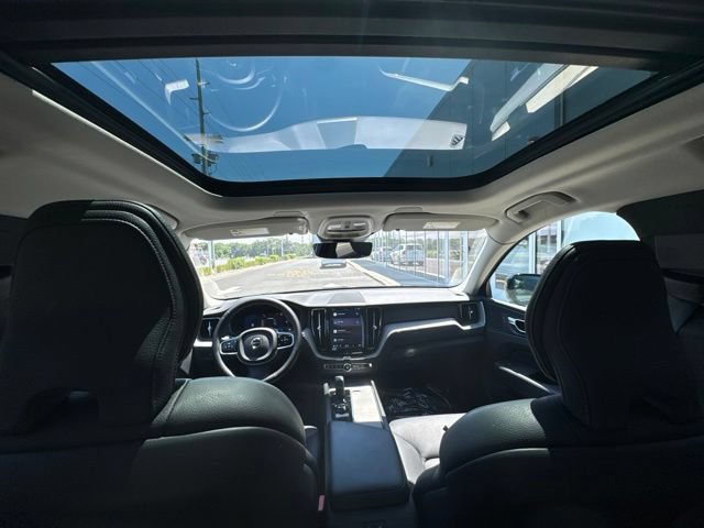 Certified 2025 Volvo XC60 B5 Plus AWD/4WD image 17