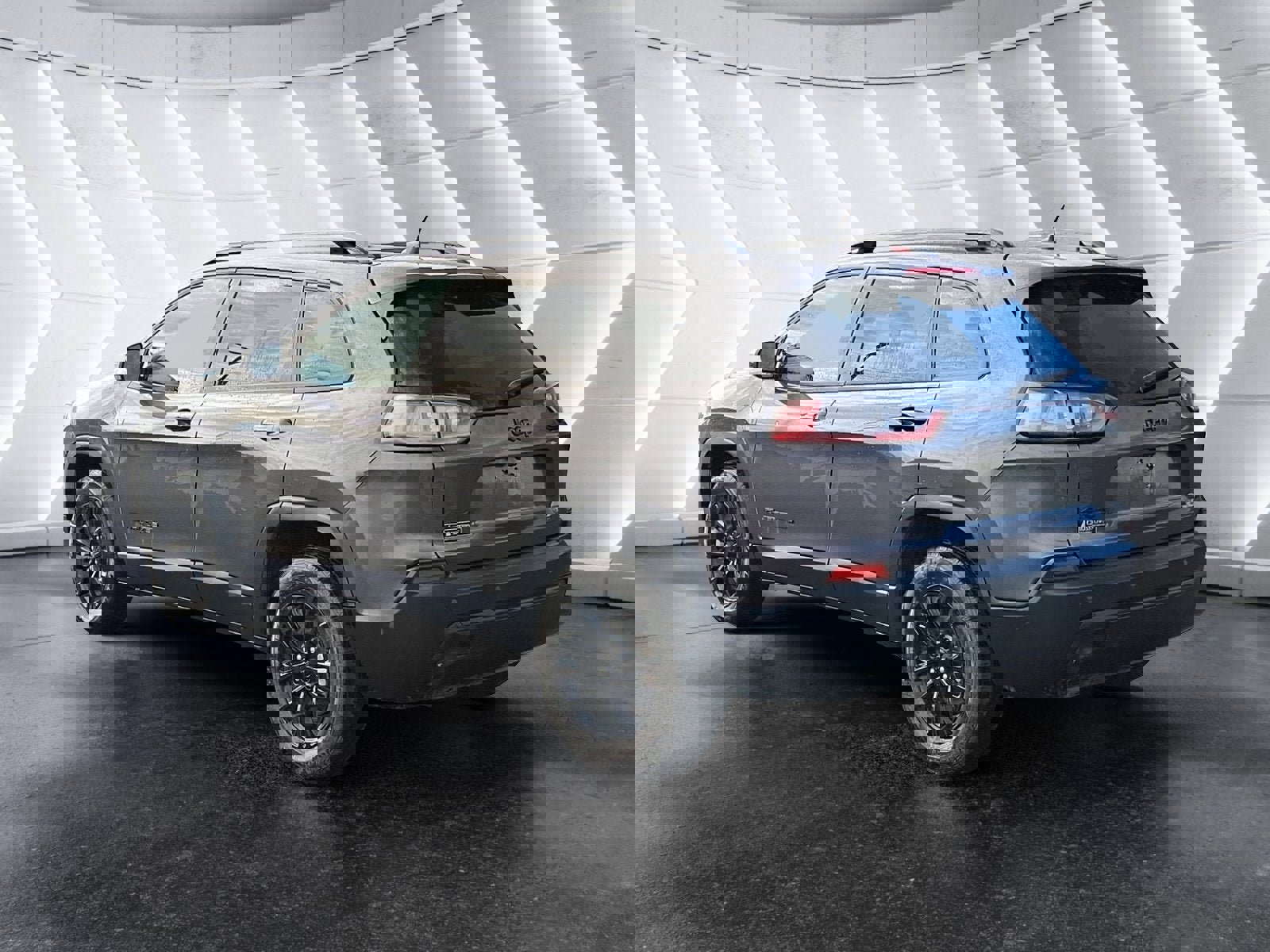 Used 2023 Jeep Cherokee Altitude Lux image 4