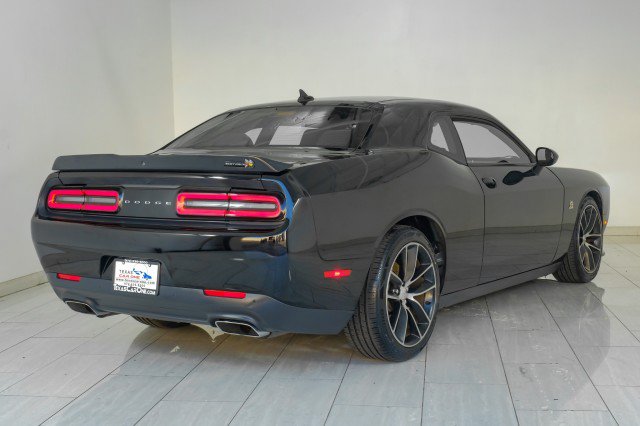 Used 2015 Dodge Challenger R/T Scat Pack RWD image 6