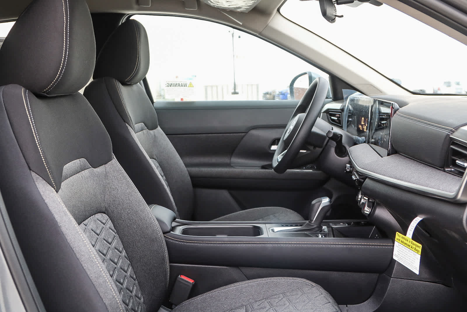 New 2025 Nissan Kicks SV AWD/4WD image 19