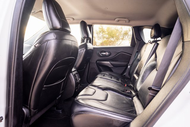 Used 2020 Jeep Cherokee Limited image 9