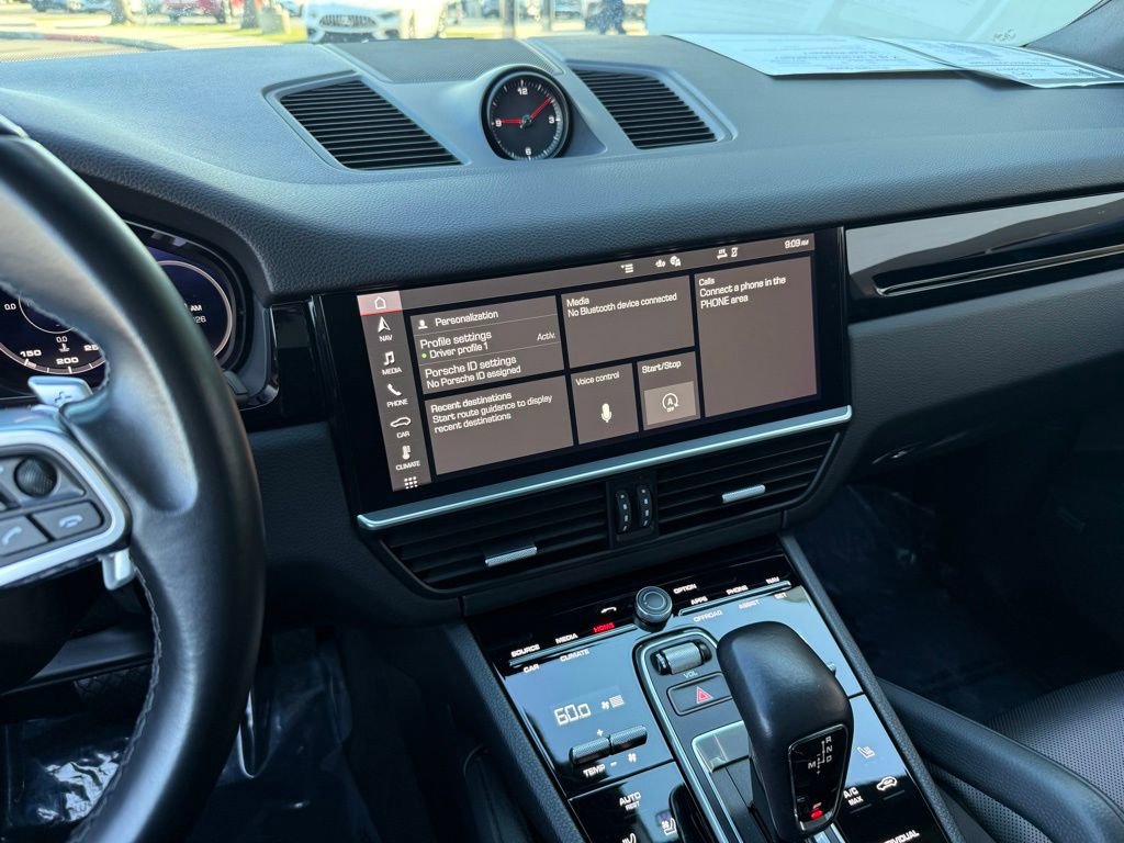 Used 2021 Porsche Cayenne image 22