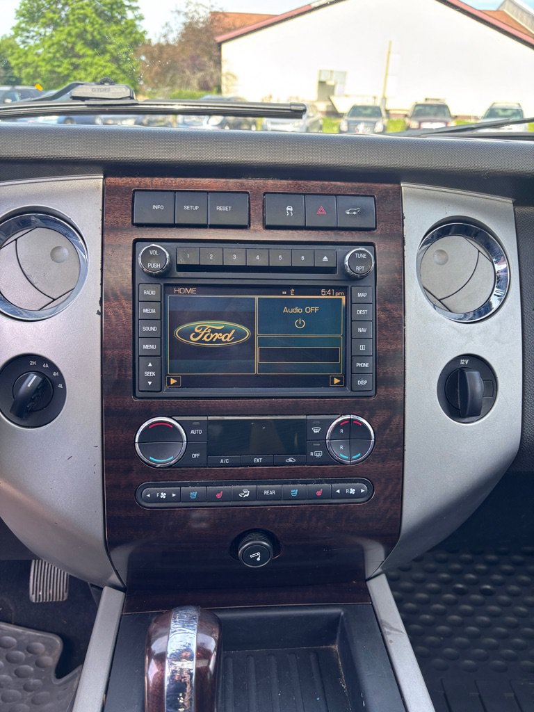 Used 2010 Ford Expedition EL Limited AWD/4WD image 18