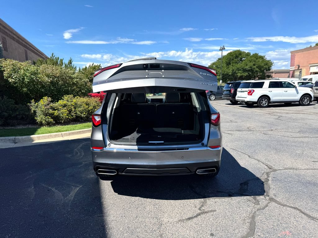 Used 2023 Acura MDX w/ Advance Package AWD/4WD image 10