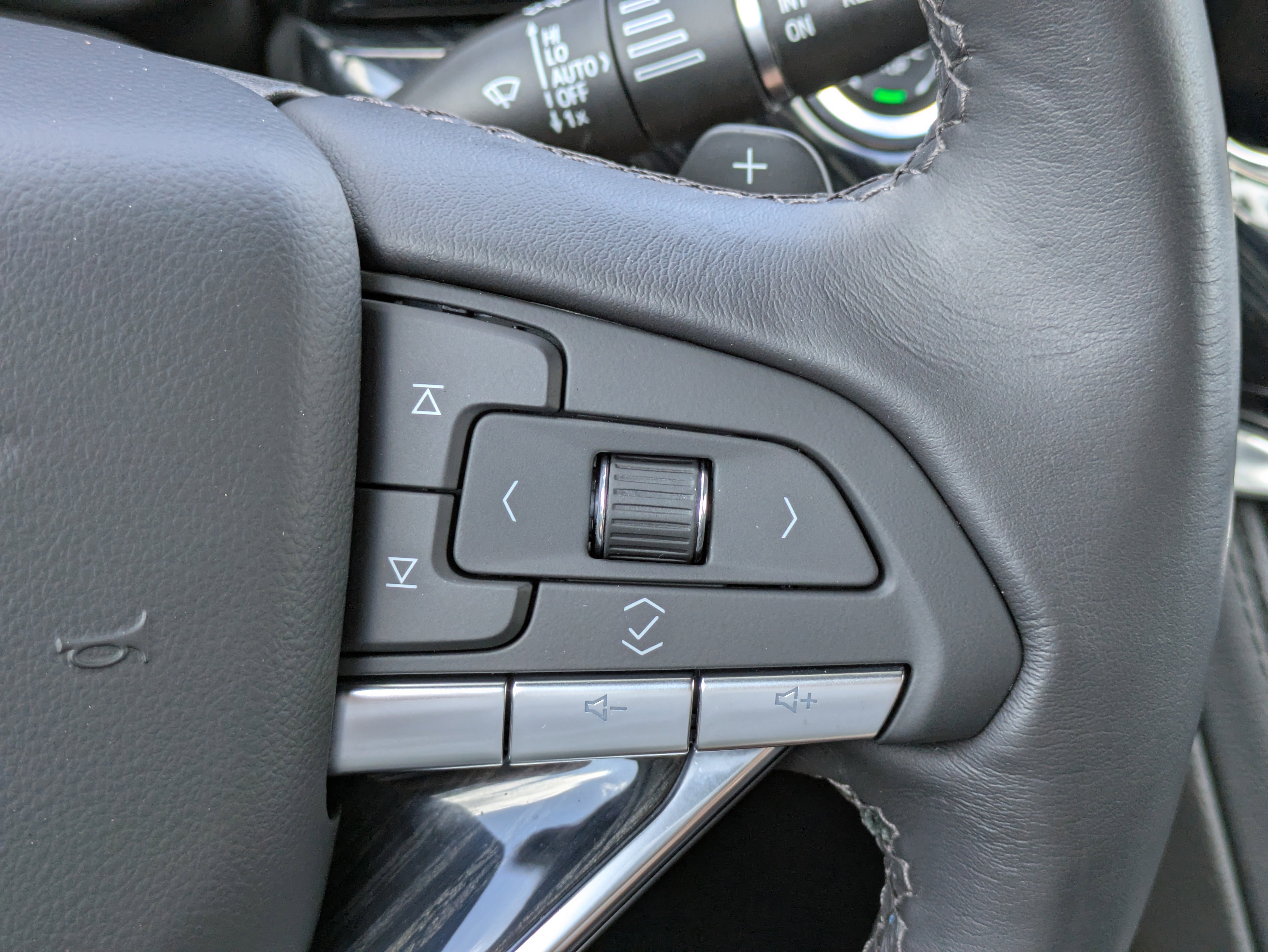 Certified 2024 Cadillac XT6 Premium Luxury w/ LPO, Floor Liner Package image 24