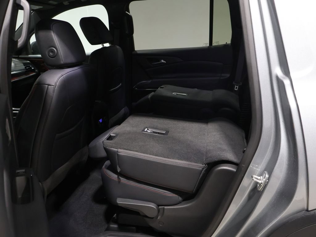 Used 2025 Chevrolet Traverse Z71 image 19
