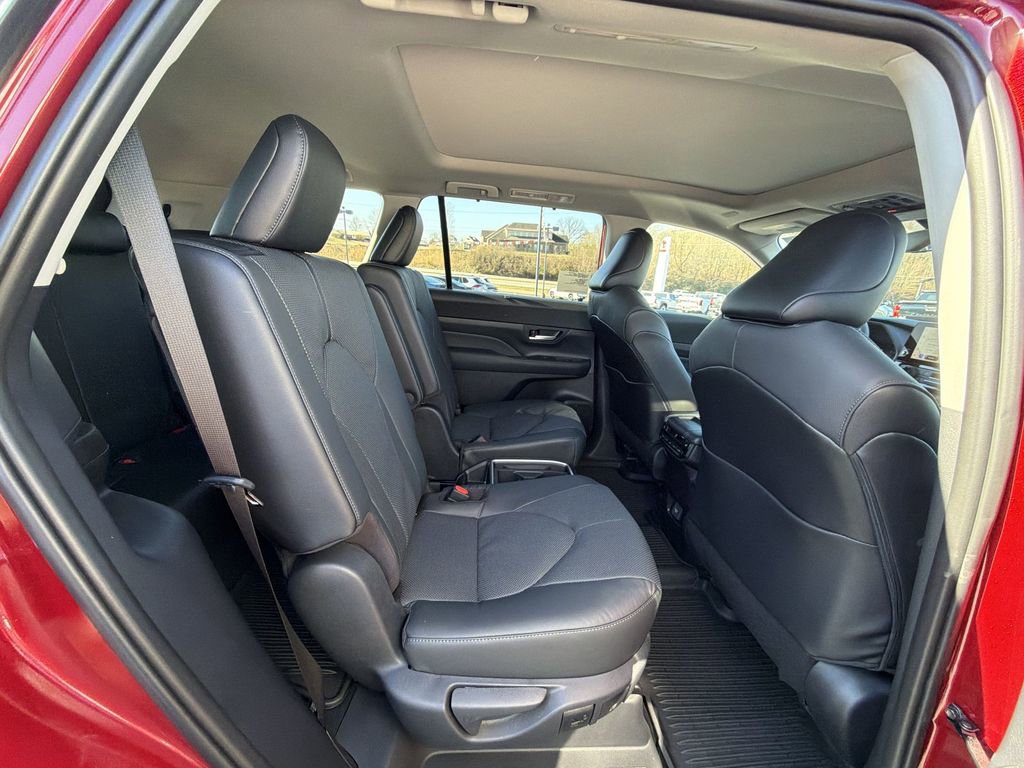Used 2026 Toyota Grand Highlander Limited image 12