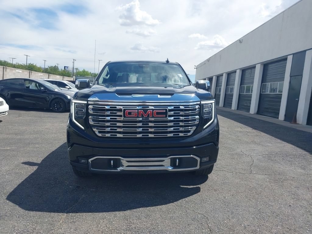 Used 2023 GMC Sierra 1500 Denali AWD/4WD image 2