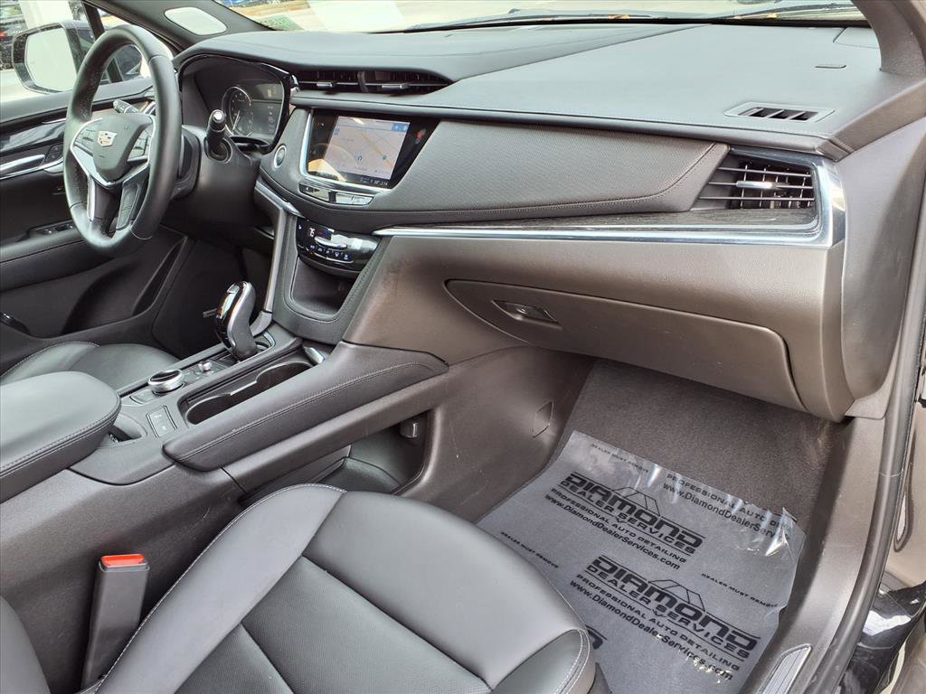 Certified 2023 Cadillac XT5 Premium Luxury w/ LPO, Floor Liner Package image 9