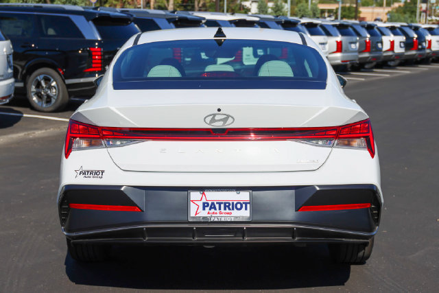 New 2026 Hyundai Elantra Limited FWD image 4