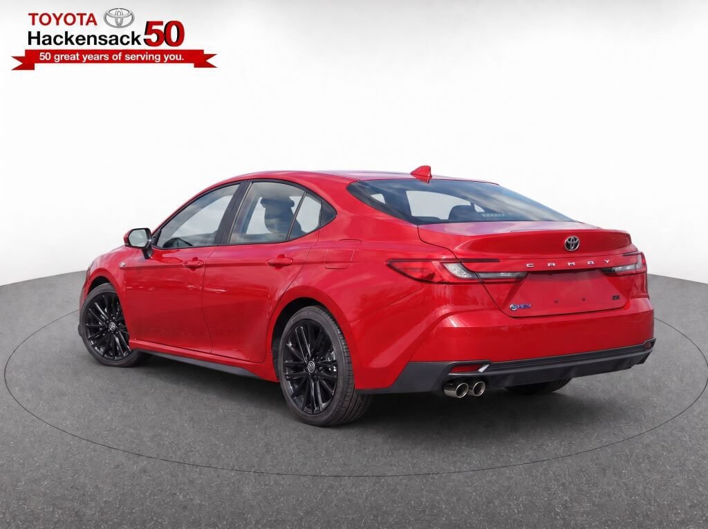 Used 2026 Toyota Camry SE FWD image 3
