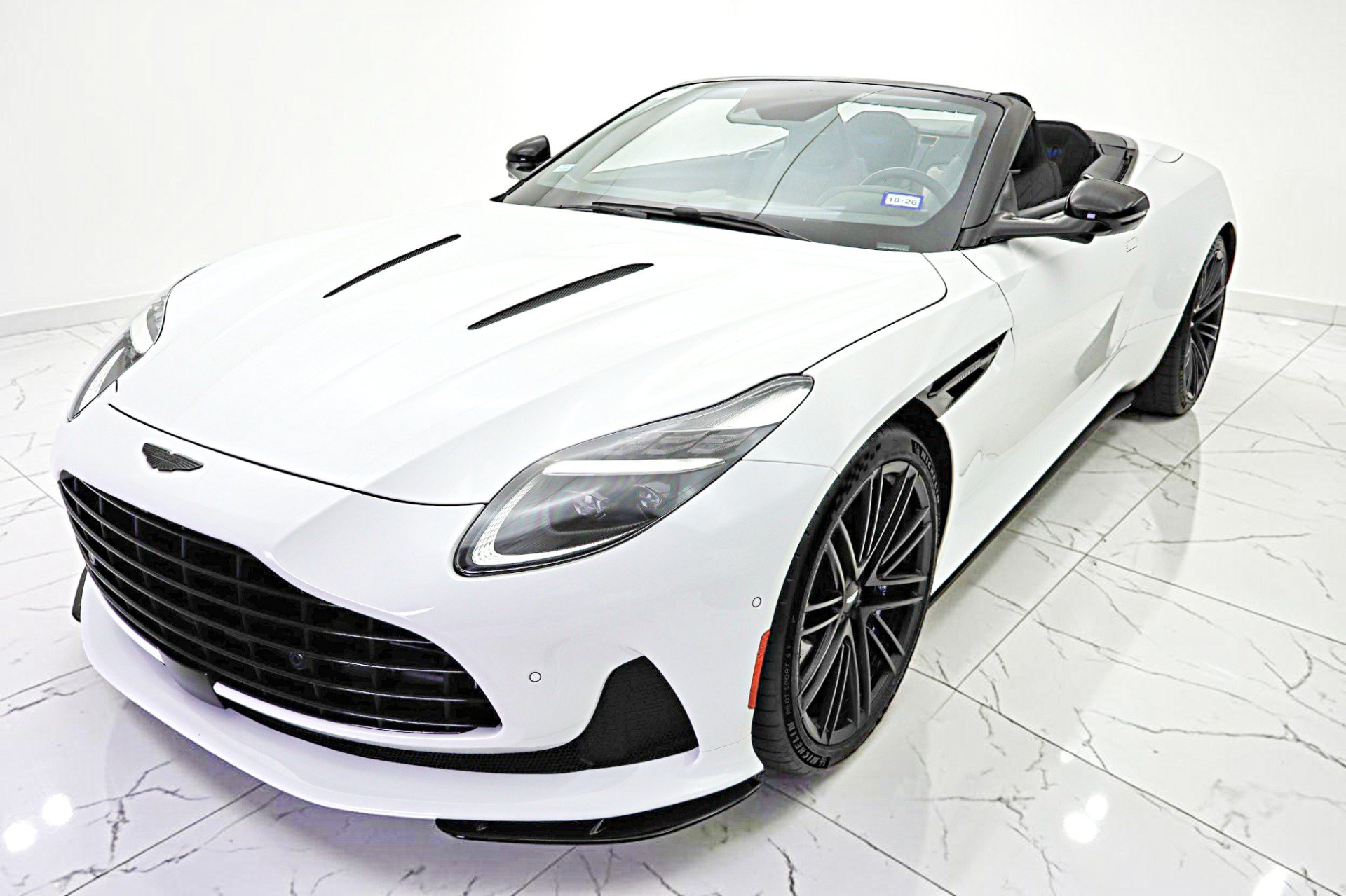 Used 2024 Aston Martin DB12 Convertible RWD image 13