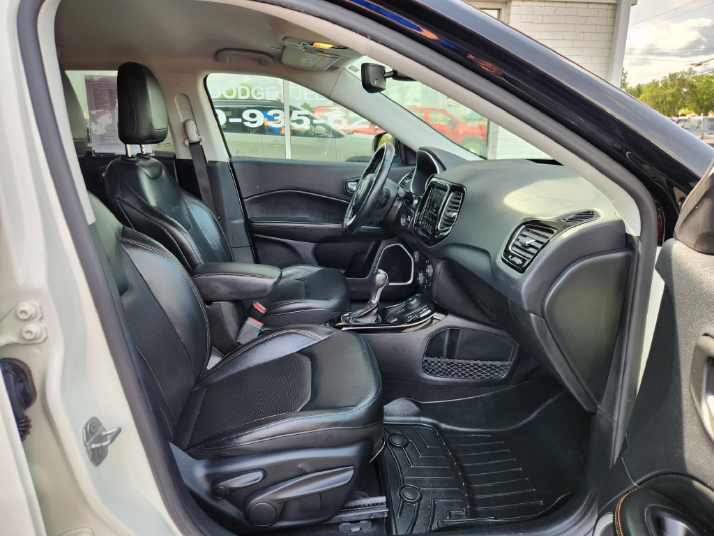 Used 2019 Jeep Compass Limited AWD/4WD image 10
