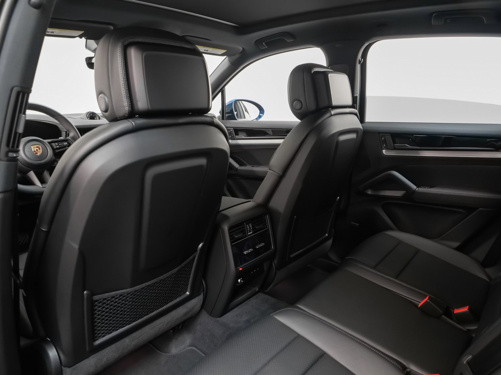 Used 2024 Porsche Cayenne image 42