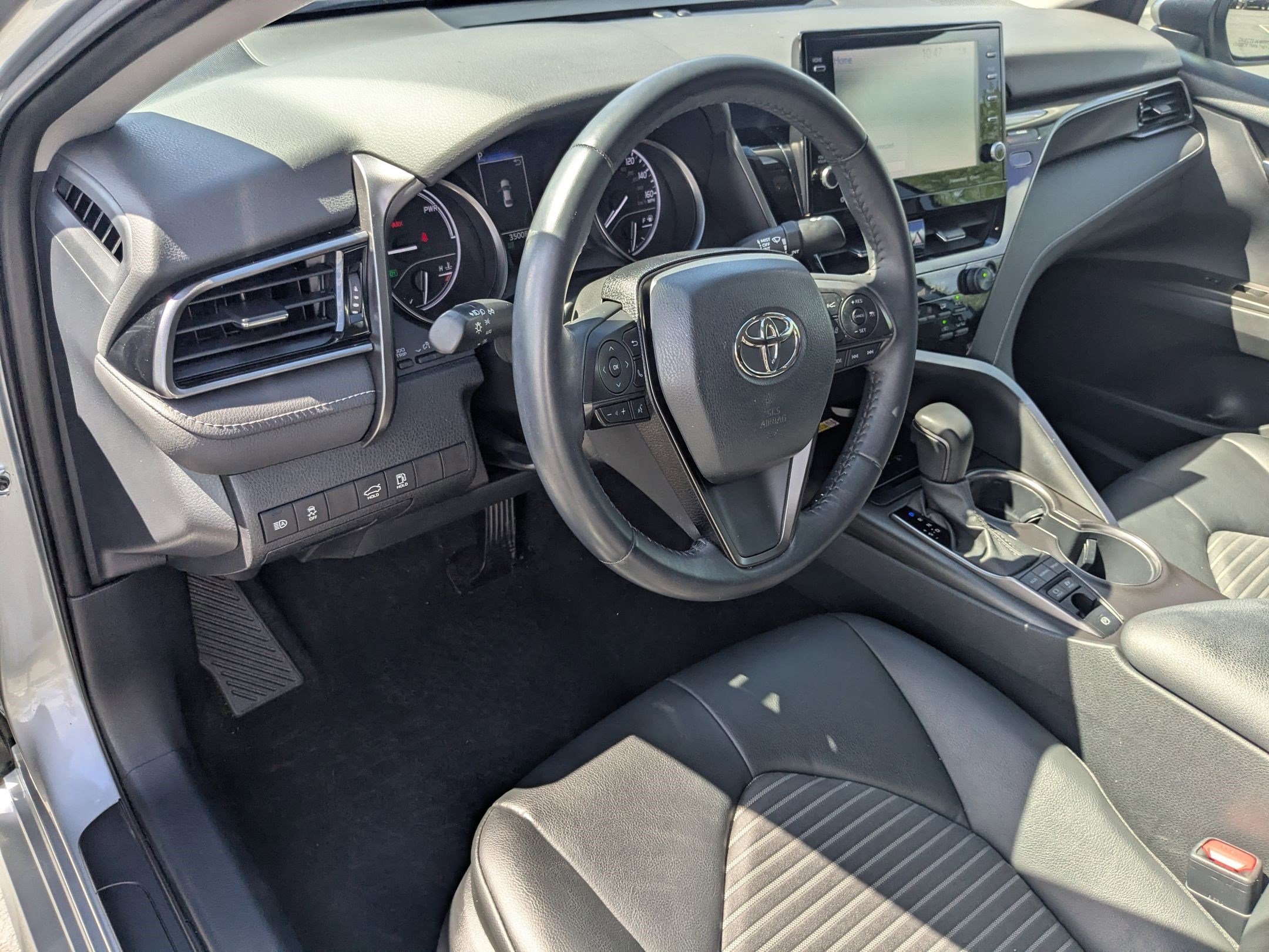 Used 2022 Toyota Camry SE w/ Audio Upgrade Package image 16