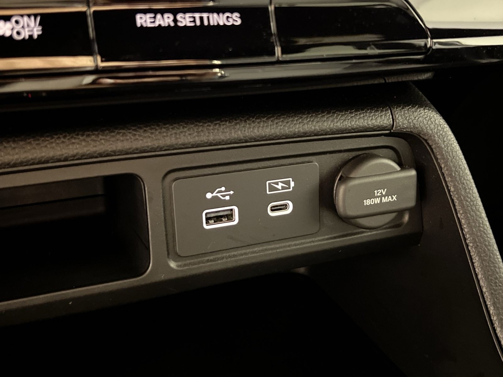 Used 2025 Honda Pilot Sport image 34