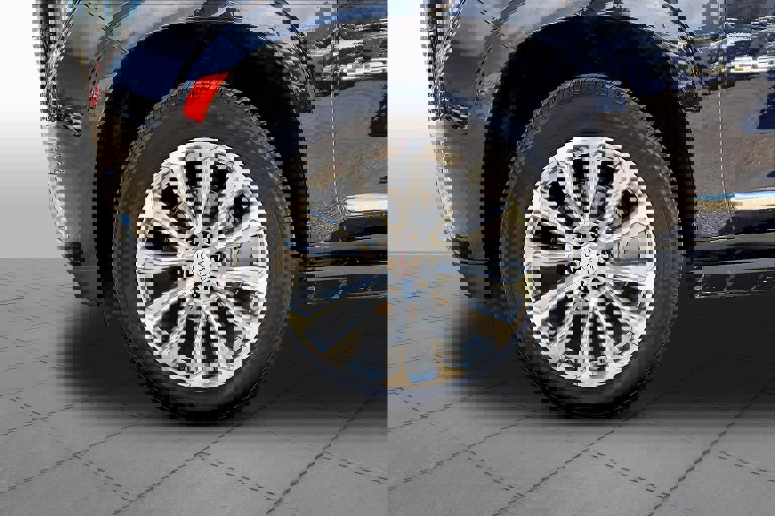 Used 2023 GMC Yukon XL Denali image 11