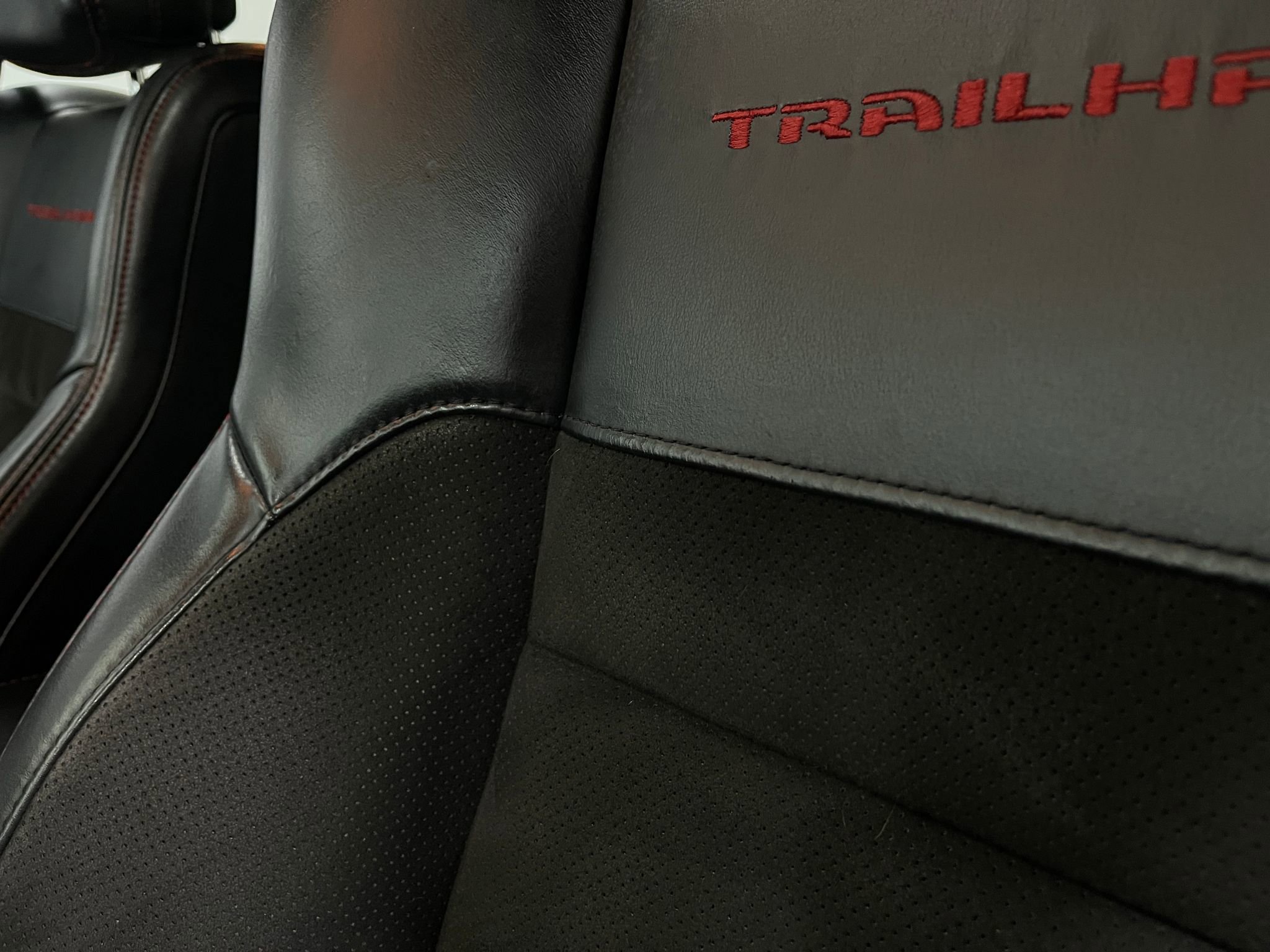 Used 2019 Jeep Grand Cherokee Trailhawk image 18