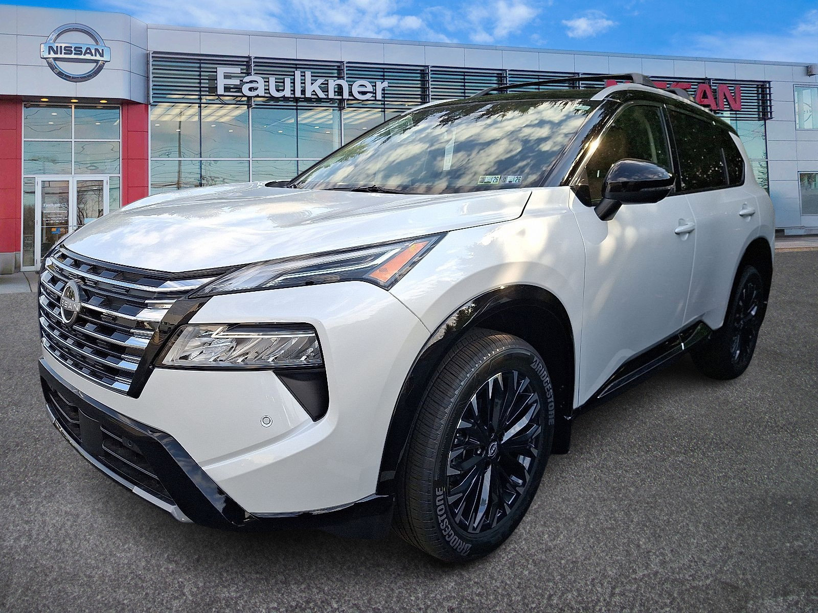 New 2026 Nissan Rogue Platinum image 3