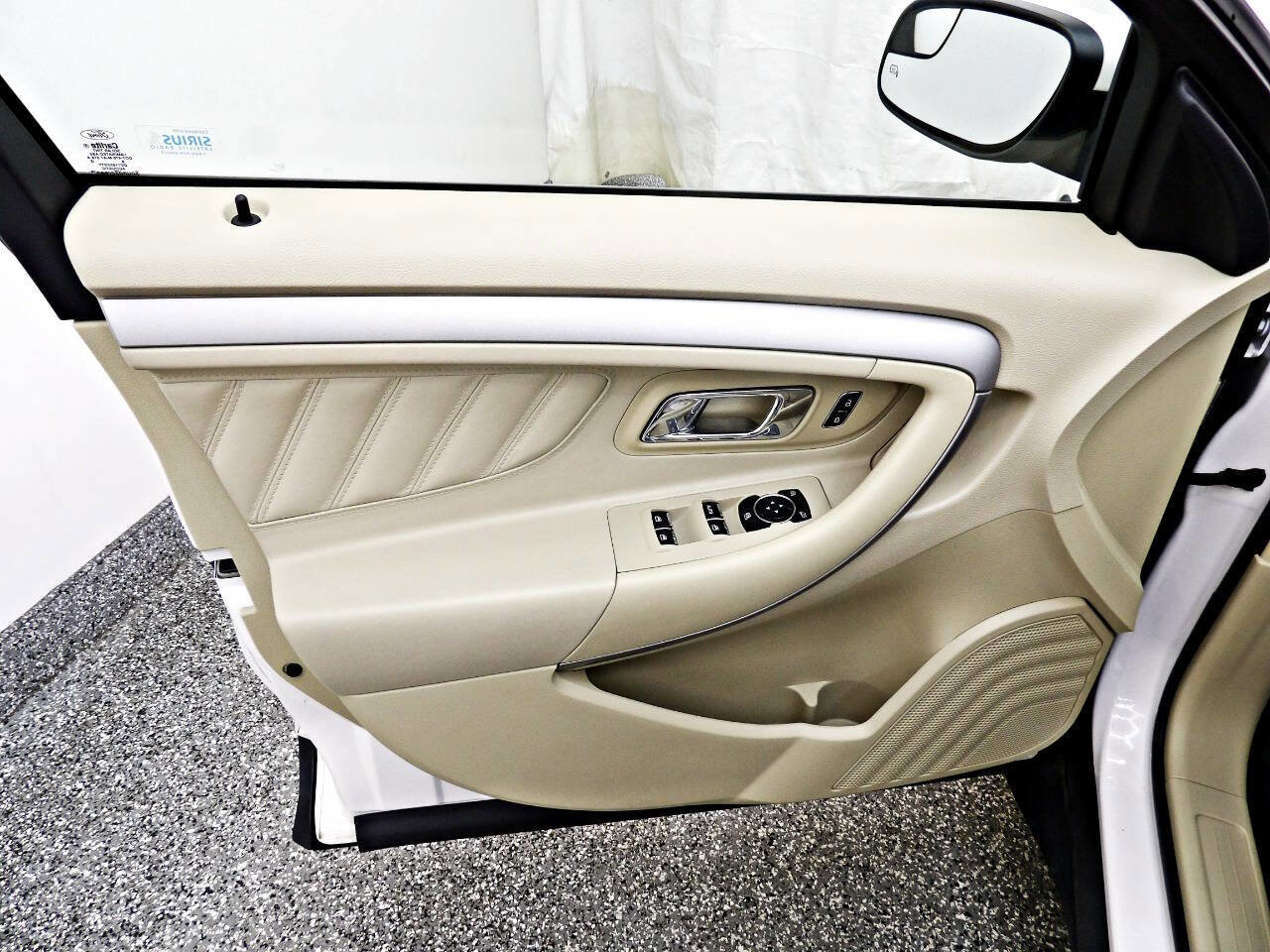 Used 2016 Ford Taurus SEL w/ Equipment Group 201A image 7