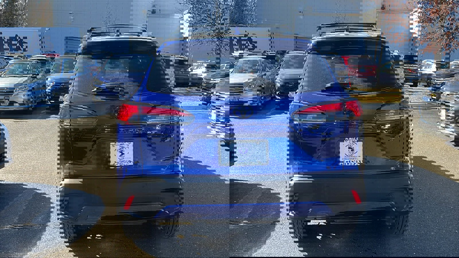 Used 2023 Toyota Corolla Cross XLE w/ Convenience Package image 7