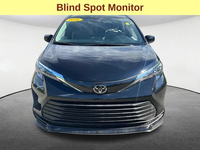 Used 2026 Toyota Sienna LE FWD image 4