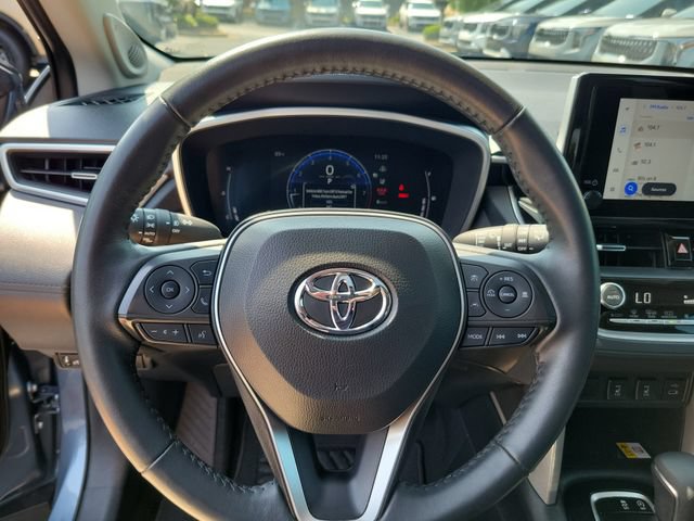 Used 2023 Toyota Corolla Cross XLE w/ Convenience Package FWD image 15