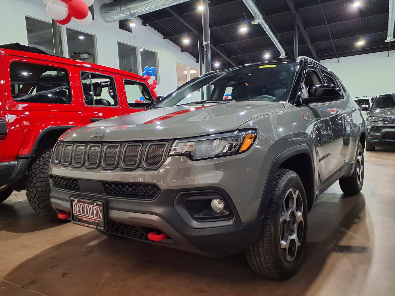 Used 2022 Jeep Compass Trailhawk AWD/4WD image 3