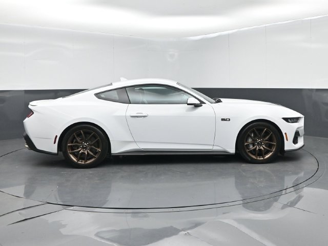 Used 2025 Ford Mustang GT Premium RWD image 9