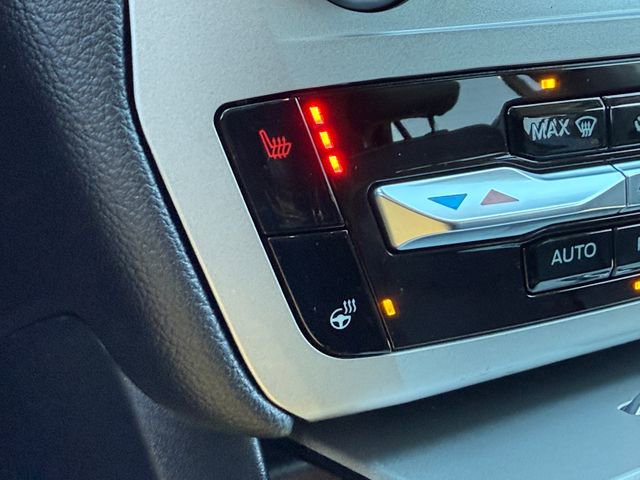 Used 2022 Ford Explorer XLT w/ Equipment Group 202A image 12