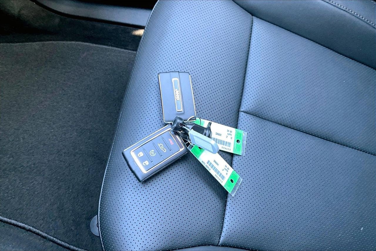 New 2026 Jeep Cherokee Limited image 29