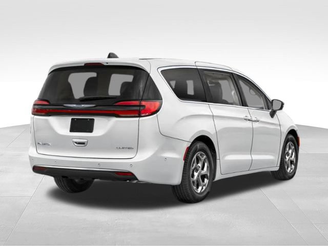 Used 2025 Chrysler Pacifica Limited FWD image 33