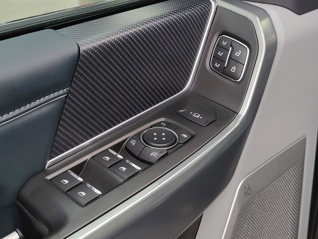 Used 2024 Ford F250 Limited image 18