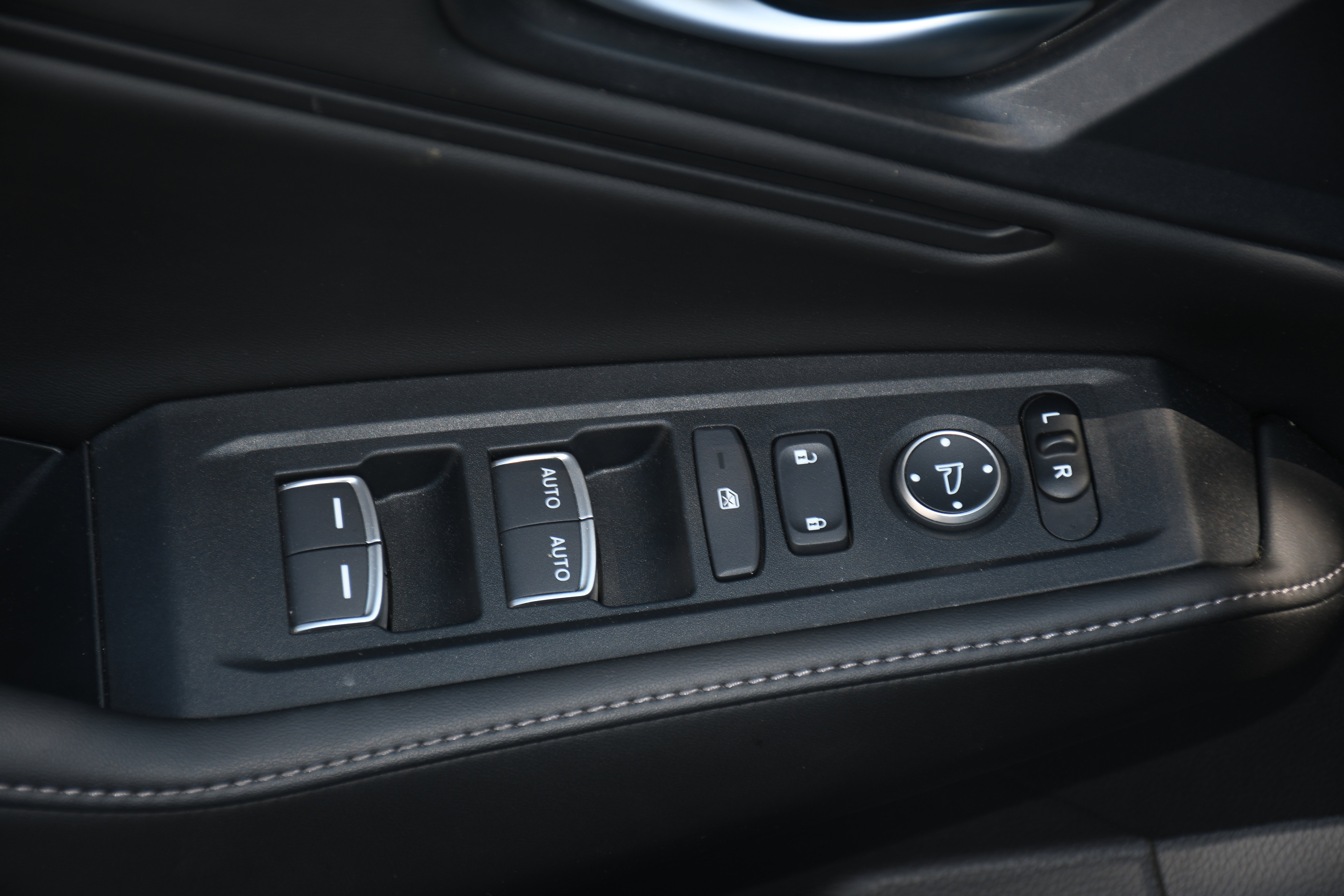 Used 2025 Honda Accord Sport image 11