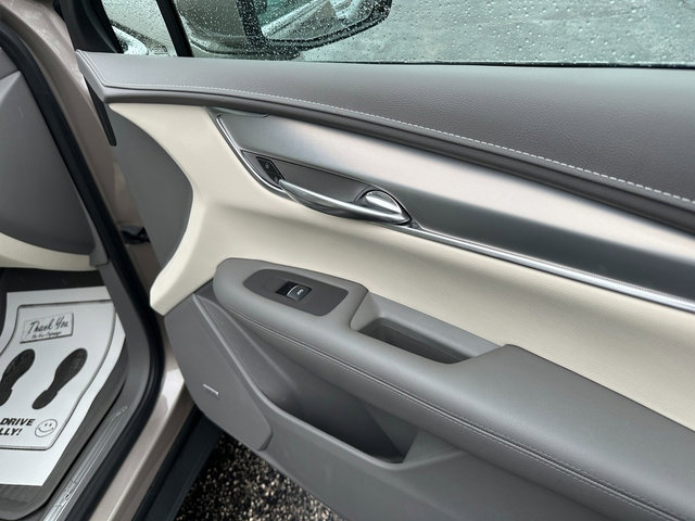 Used 2022 Cadillac XT5 Premium Luxury w/ LPO, Floor Liner Package image 29