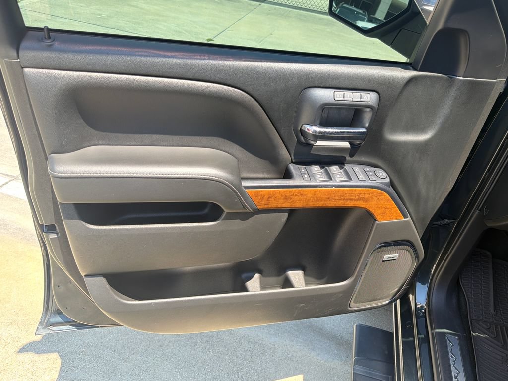 Used 2018 Chevrolet Silverado 1500 High Country AWD/4WD image 16