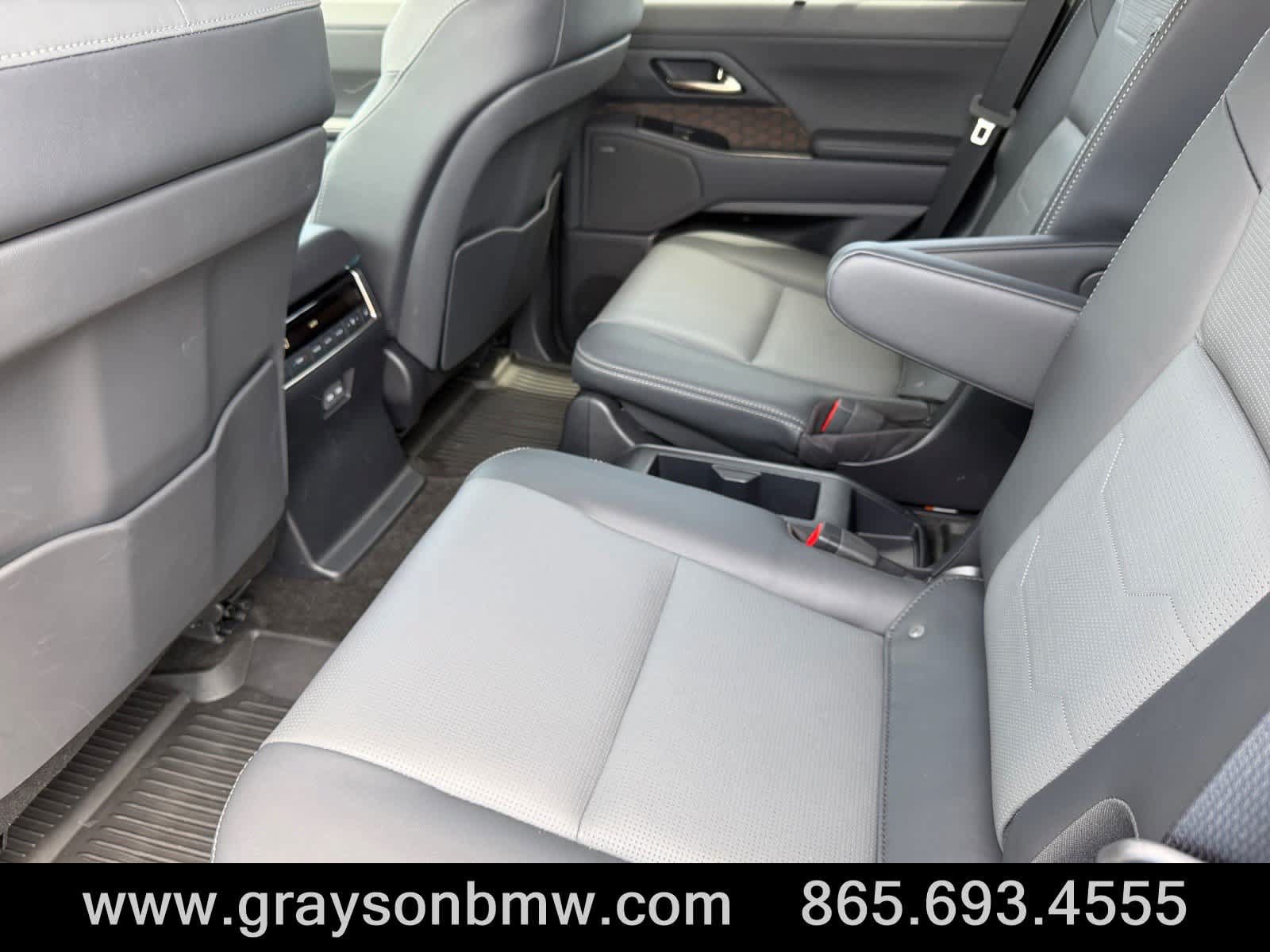 Used 2024 Lexus GX 550 w/ Accessory Package (2T) AWD/4WD image 19
