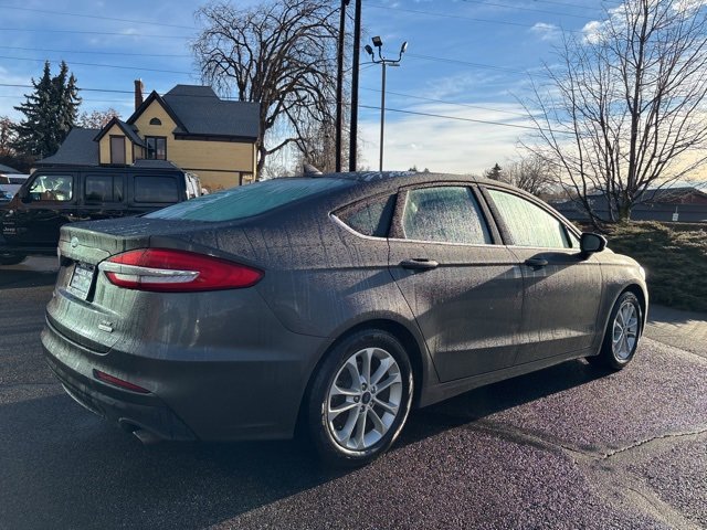 Used 2019 Ford Fusion SE image 3