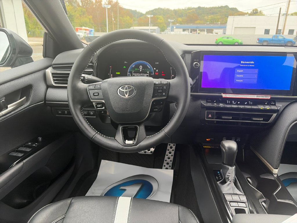 Used 2026 Toyota Camry SE w/ Multimedia Upgrade Package FWD image 17